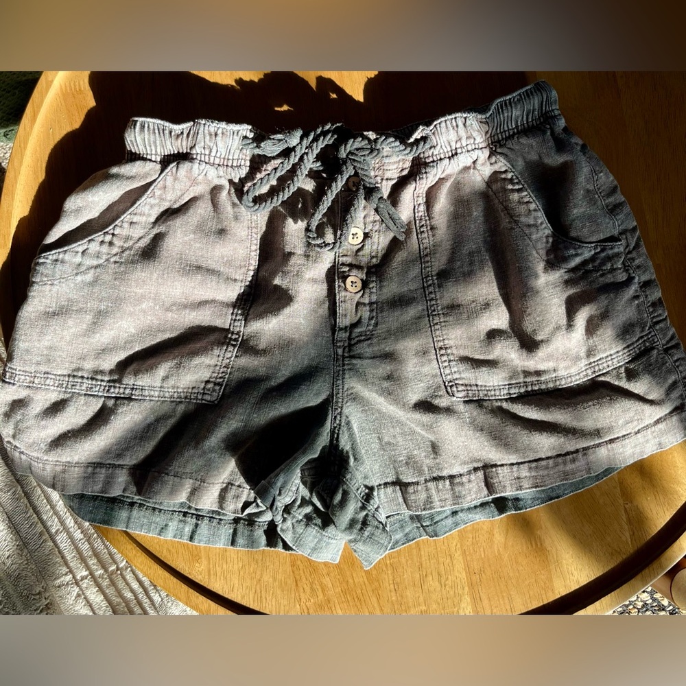 Free People green Linen Blend Drawstring Shorts Boho Size M Airy casual